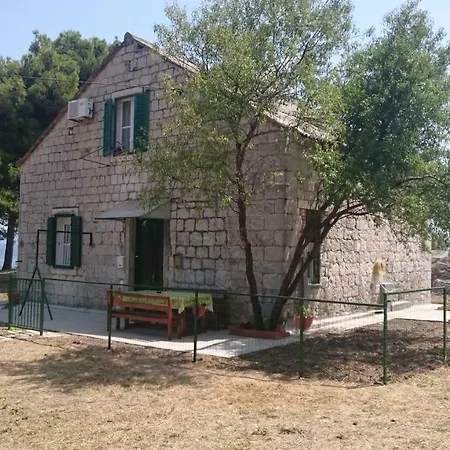 Apartment Two Bedroom Above The Sea